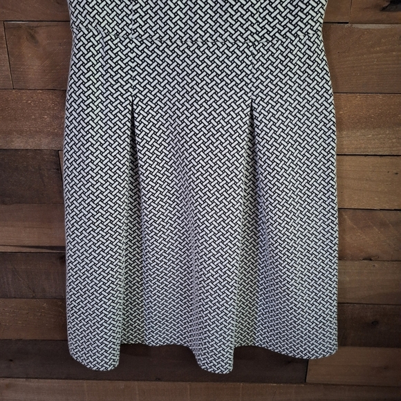 Talbots Black & White Textured Fit & Flare Dress – Size 6 - Picture 2 of 7